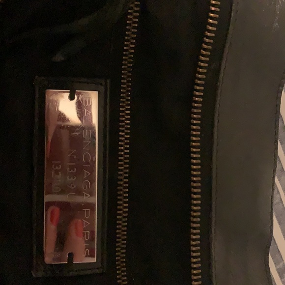 Black Balenciaga bag!!! - Picture 2 of 3